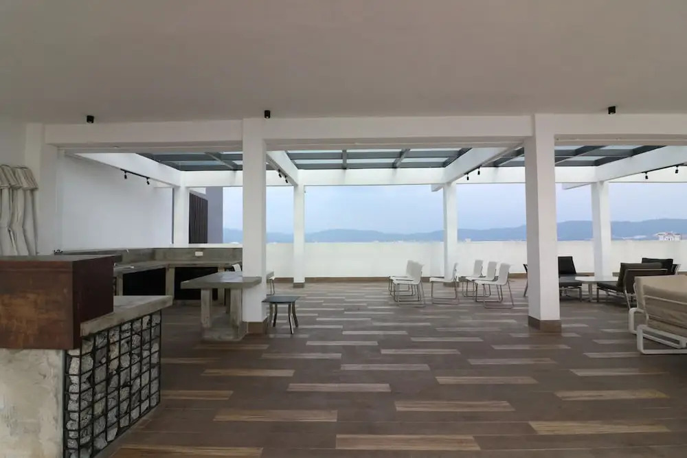 Victoria Home Sentrio Suites