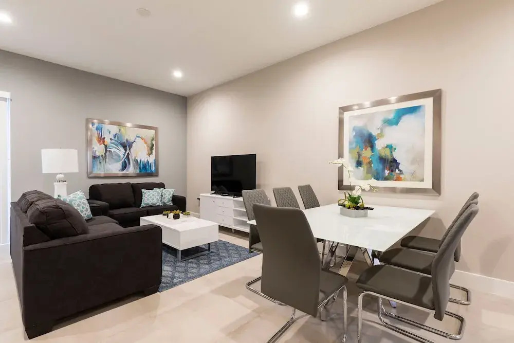4 BR 4 BA Hidden Gem Min Disney 1804ft