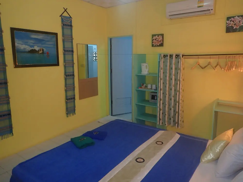 Captain Nemo Guesthouse