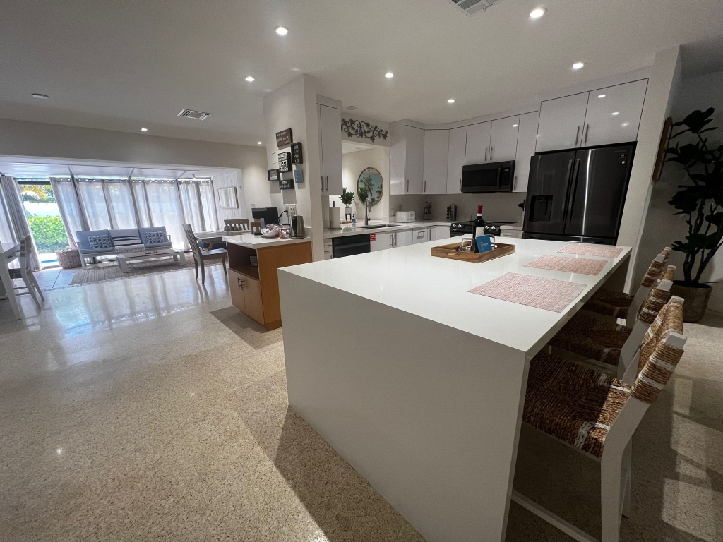 Seahorse Villa 2 by Dream Vacation