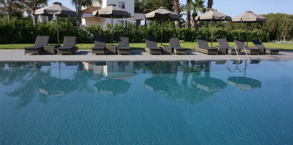 Lagouvardos Village Hotel