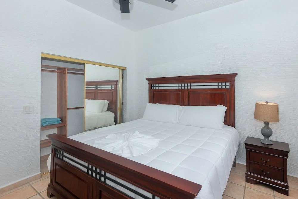 Pineapple Villa 442 condo