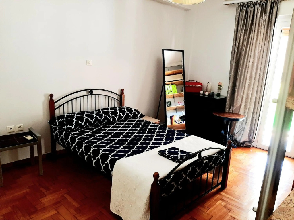 Large terrace apartment near city centre