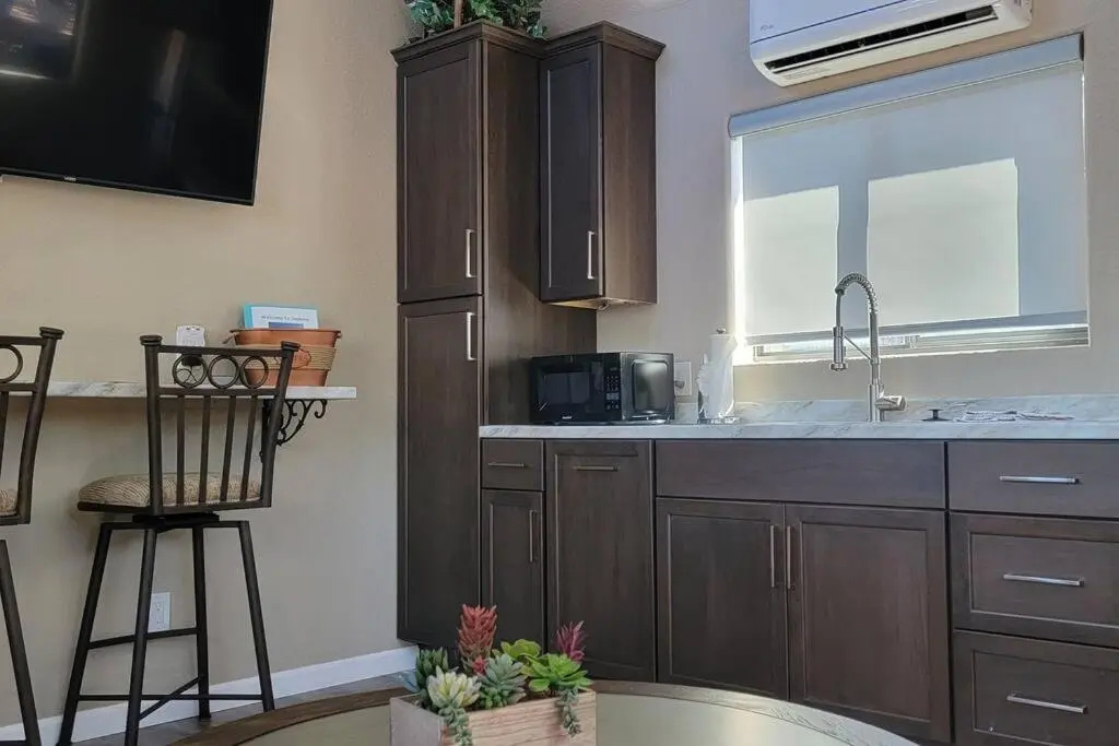 Serene New Build,1 bdrm guesthouse in Red Rock Country in W. Sedona