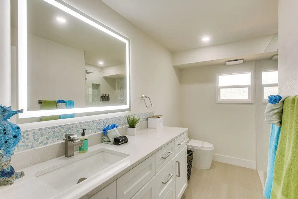 Luxe Canal Home 2 King Suites Huge Salt Pool