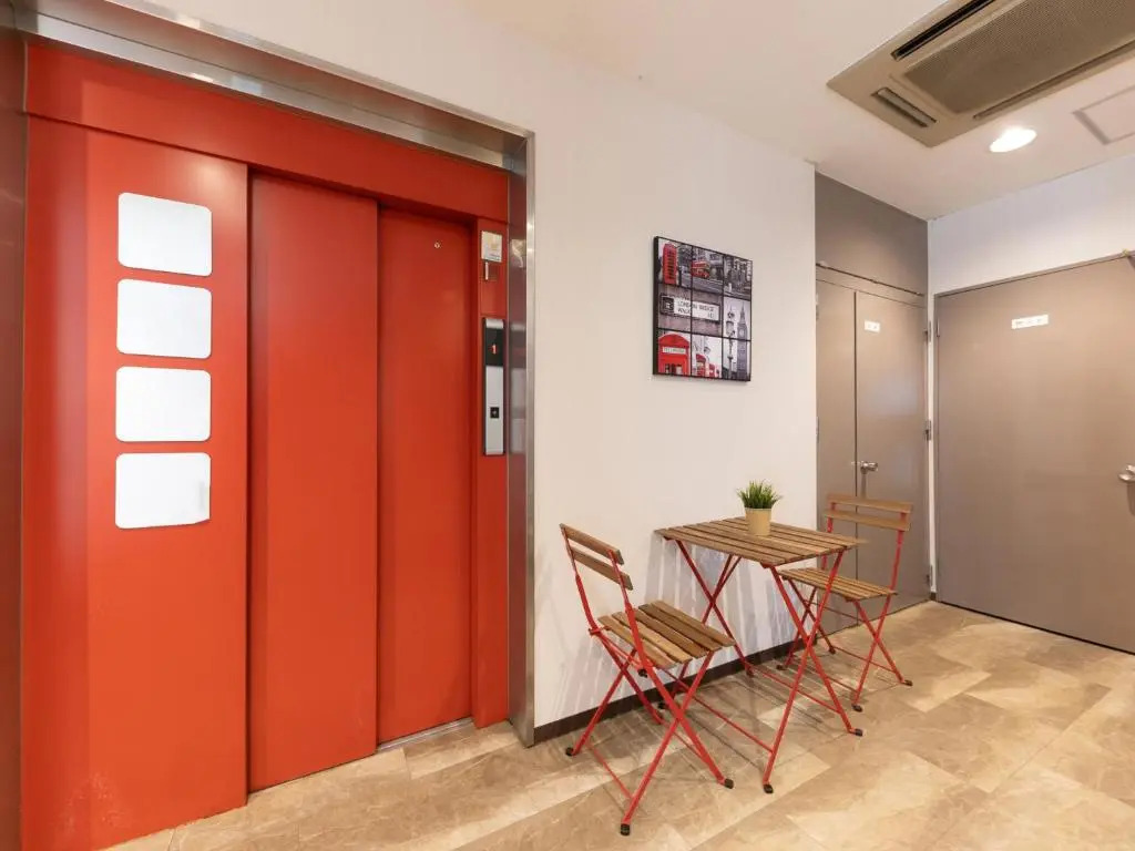 Flycat Hotel