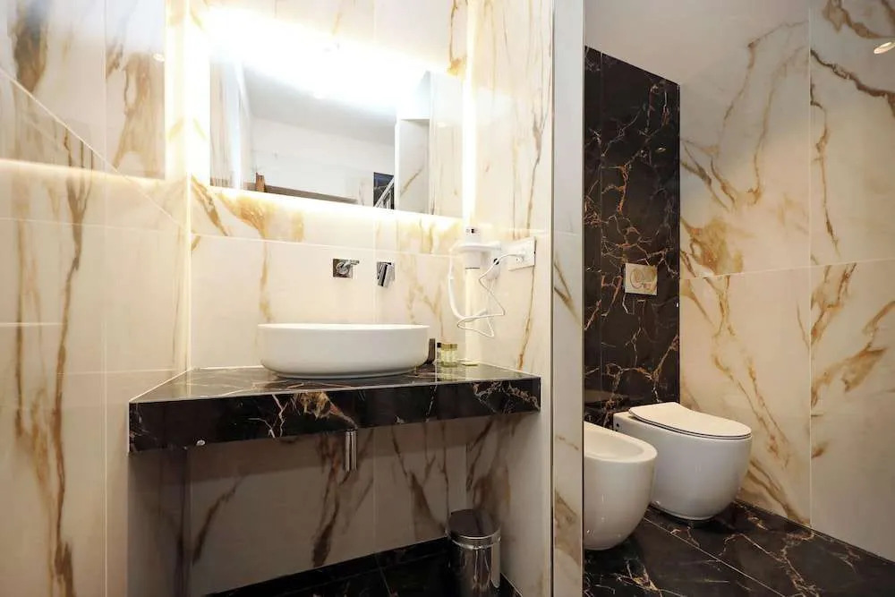 Golden Pantheon Rooms