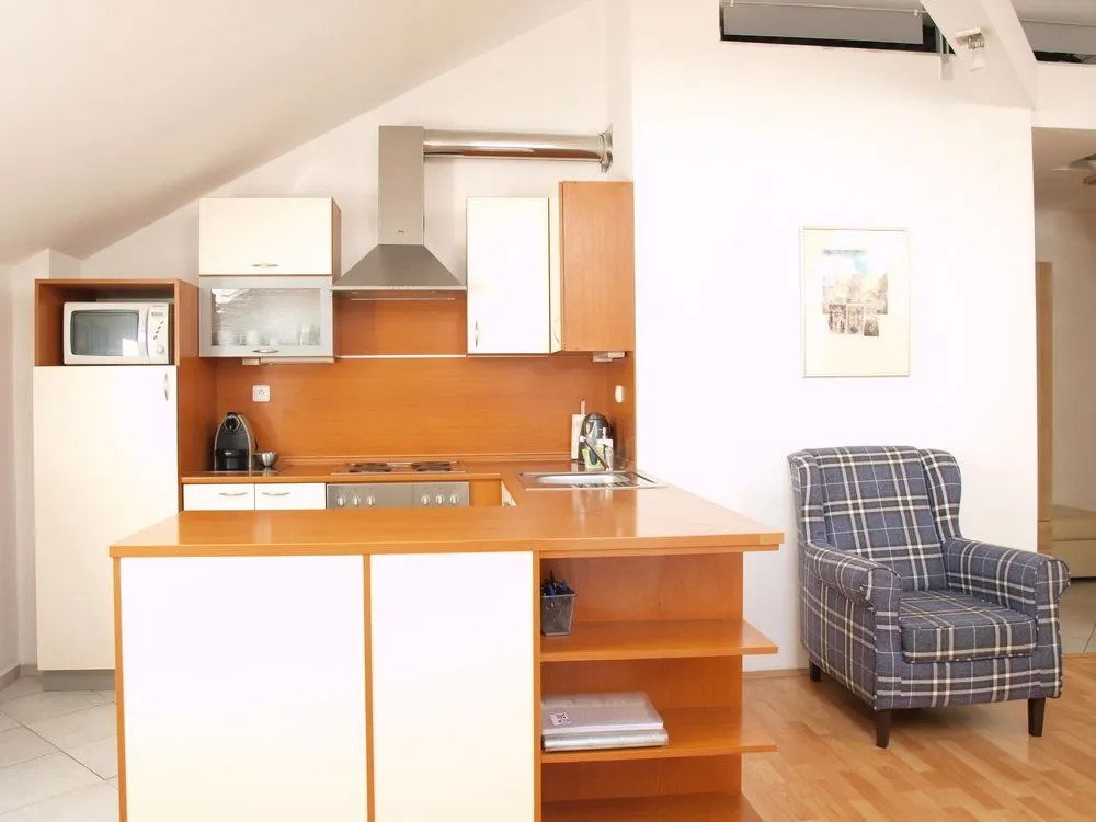 Emora Modern City Center Apartment