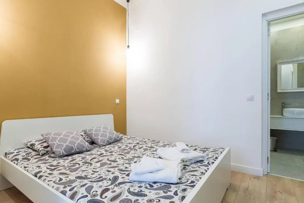 Marvelous Apartment of 3 Bedrooms near La Latina by Batuecas