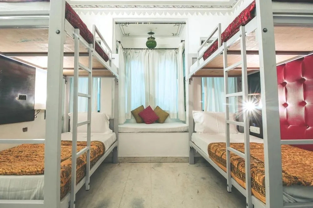 Hide-In Udaipur - A Lake View Boutique hotel