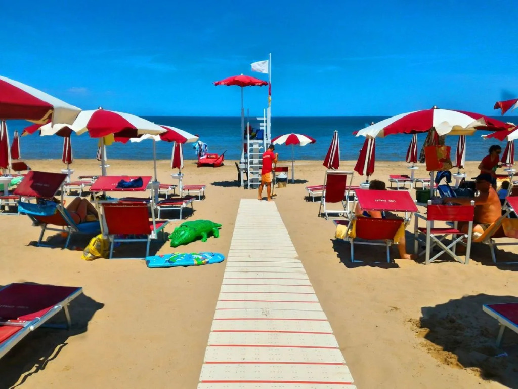Club Touring Beach Hotel