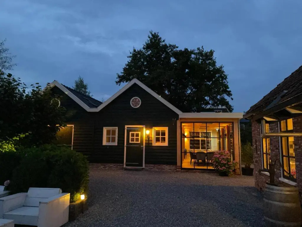 Flora’s B&B