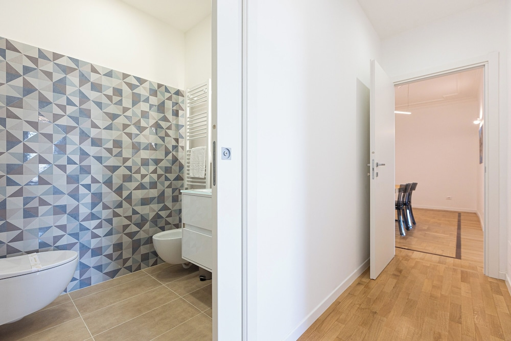 Rental in Rome Colosseo Modern Apartment