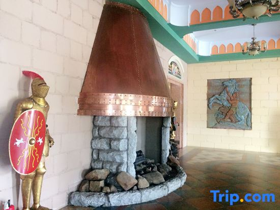 Ya'oulong Castle Hotel