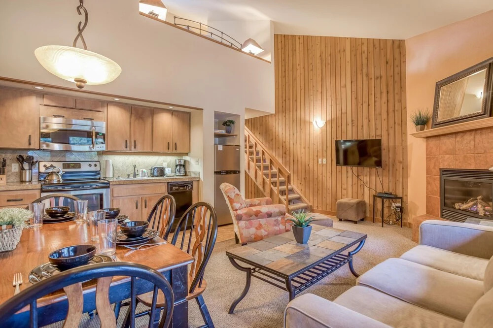 Ski House 246