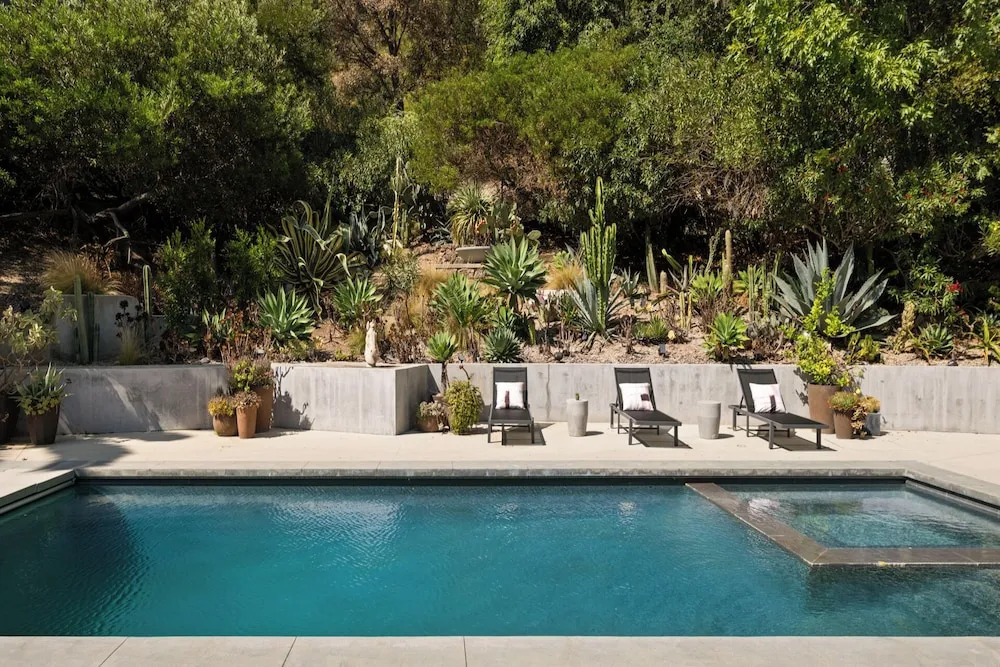 Valea Estate - Secluded Beverly Hills Retreat 1-acre Oasis