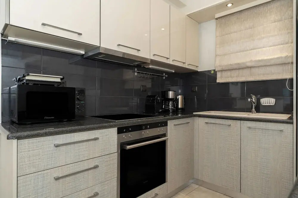 Modern Apartment in Thiseio with Balcony