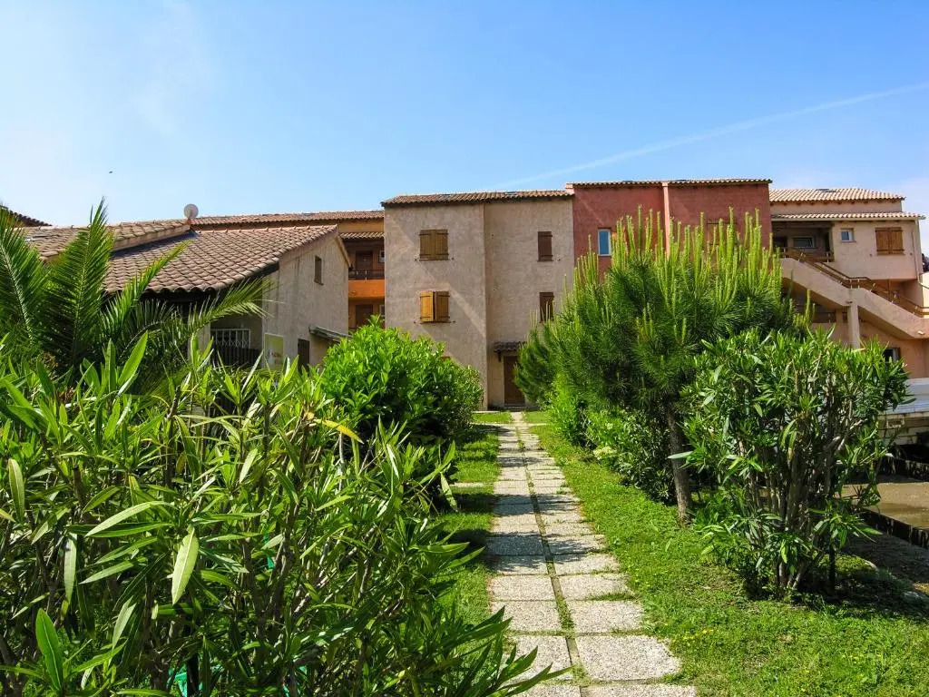 Apartment 6 people 150 m from the beach