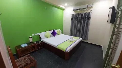 Hotel KNR Grand