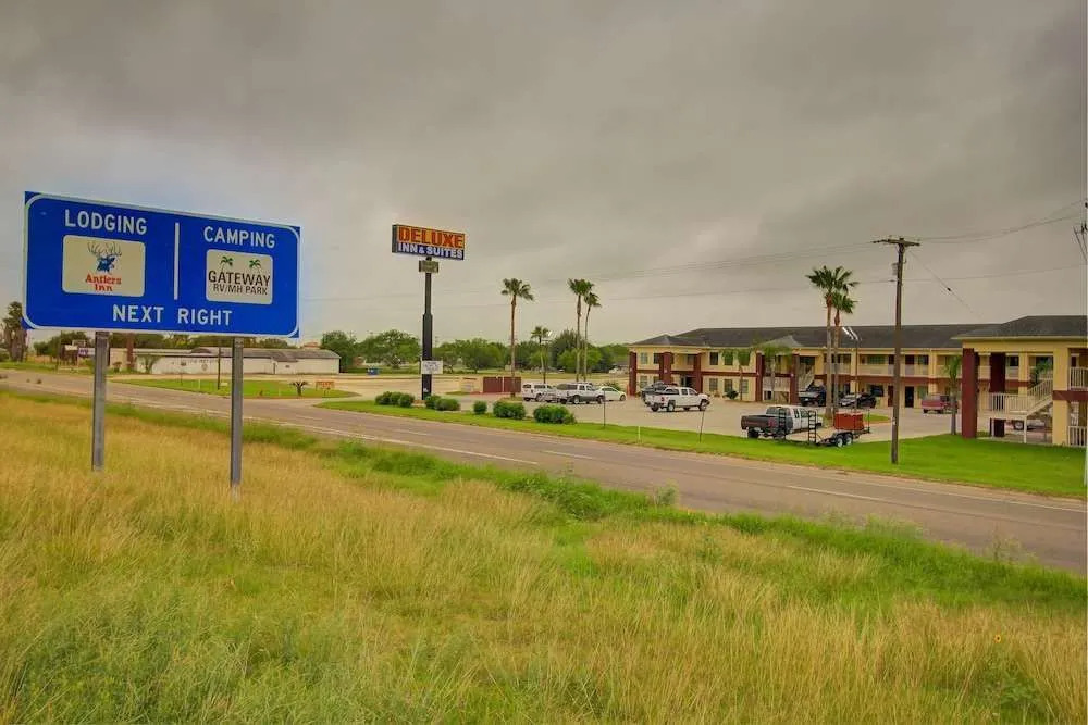 Americas Best Value Inn & Suites Raymondville