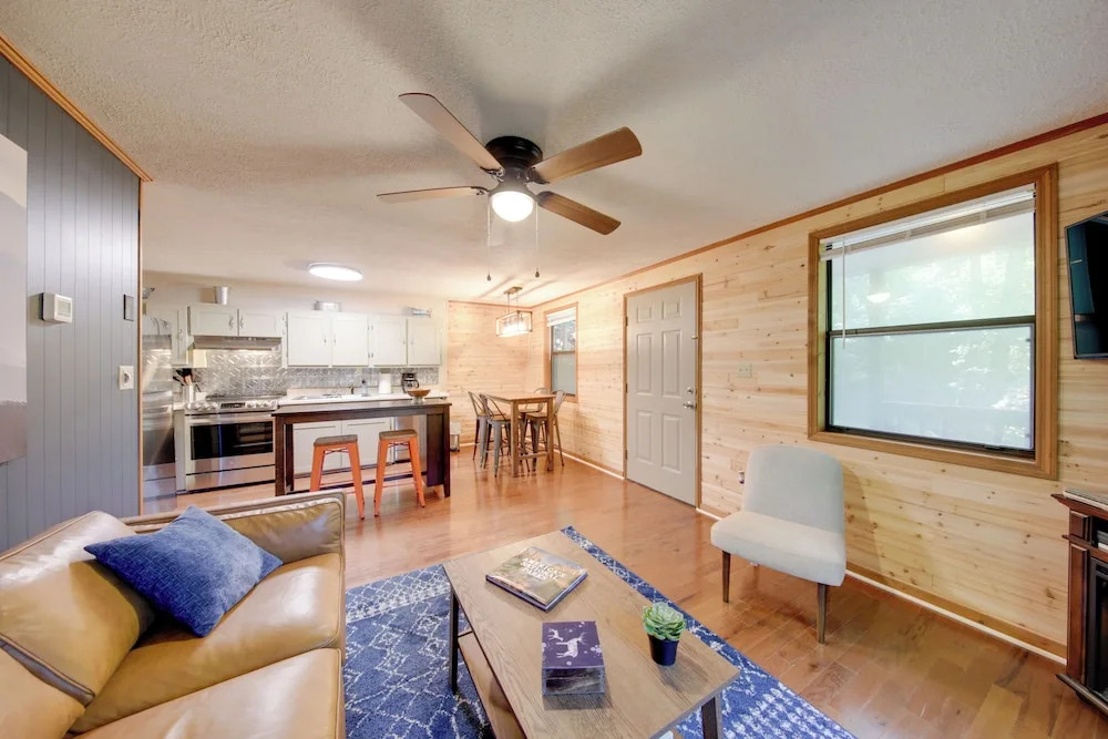 Pet-friendly Ellijay Cabin in the Woods on 1 Acre!
