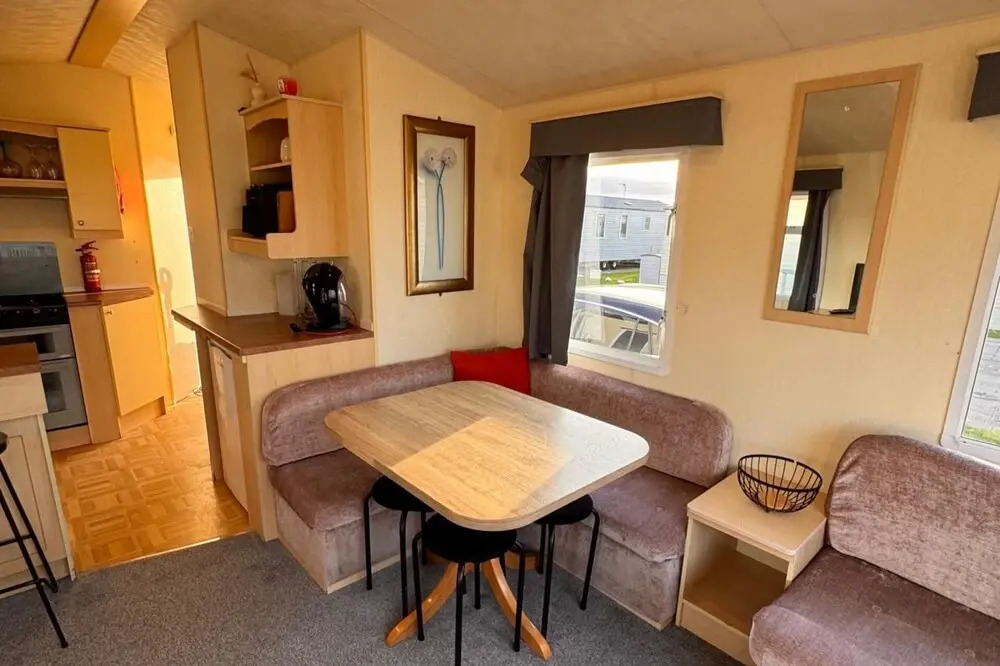 3 Bed Caravan 8 Berth Pet Friendly Parking
