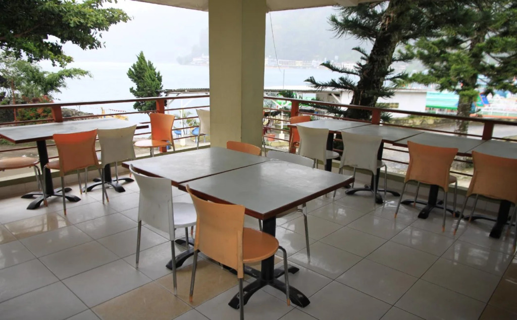 Pandu Lakeside Hotel Parapat
