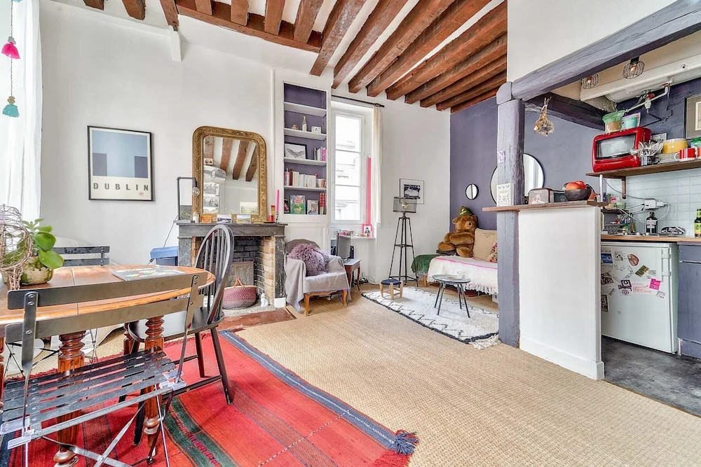 Very Nice T2 in the 6th Arr. of Paris