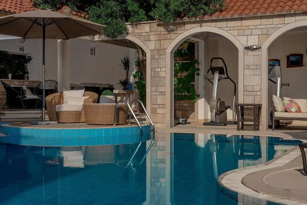 Luxury Villa Godi Star with private heated pool, staff - concierge service