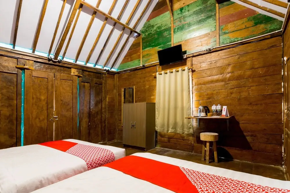 Roemah Gladak Kebon Sidoluhur by Oyo Rooms