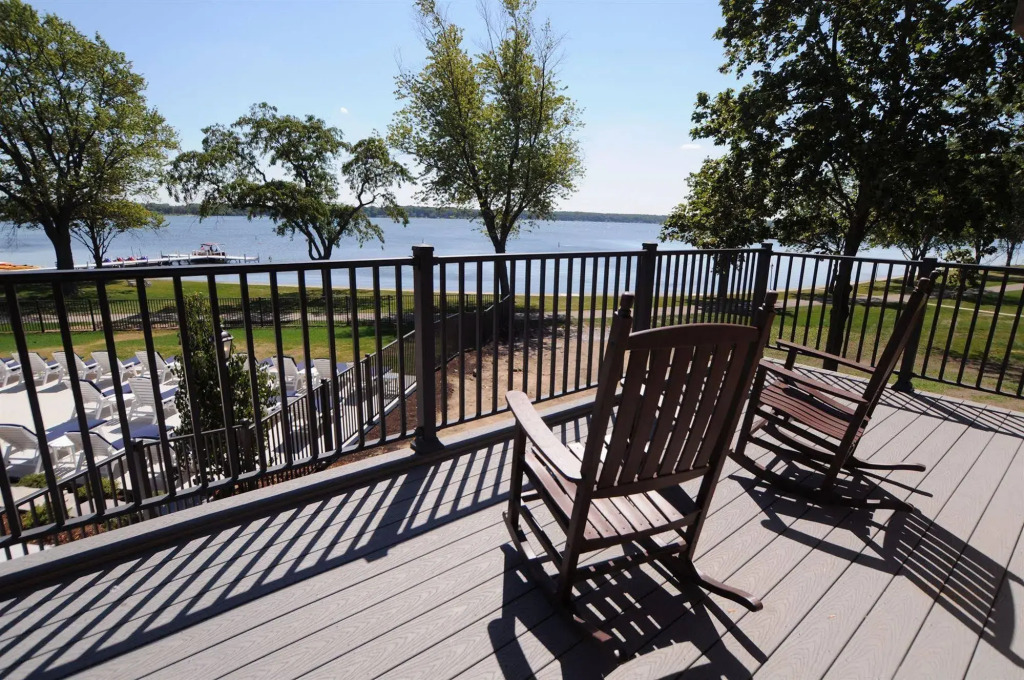 Lake Lawn Resort