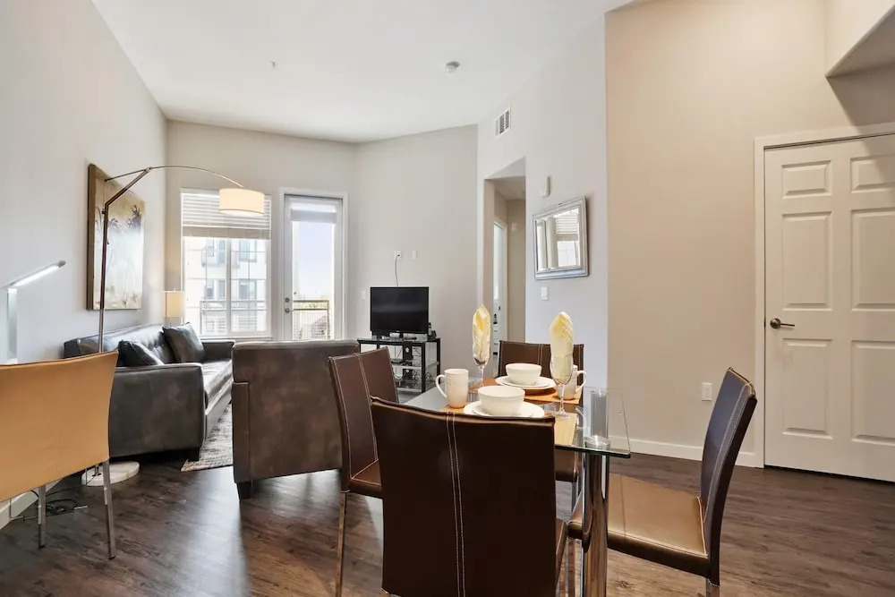 Global Luxury Suites in Campbell