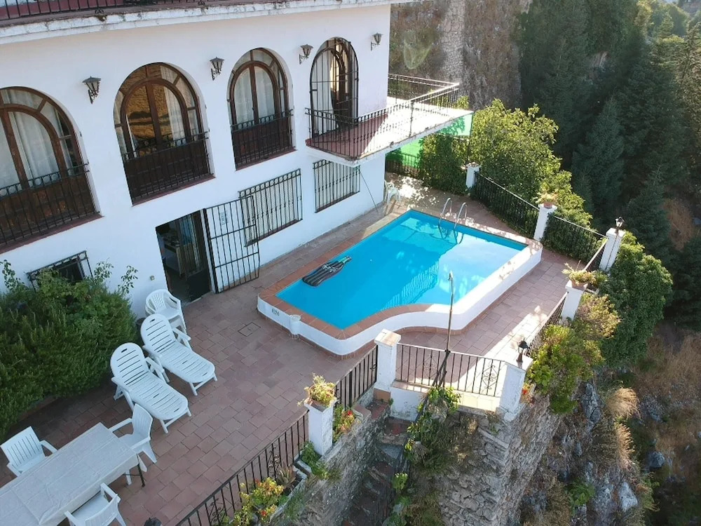 Chalet with 6 Bedrooms in Grazalema, with Wonderful Mountain View, Private Pool, Furnished Terrace - 120 Km From the Beach