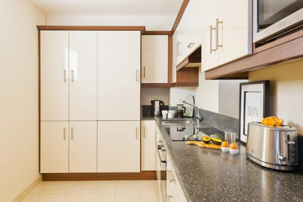 Five Lamps Suites