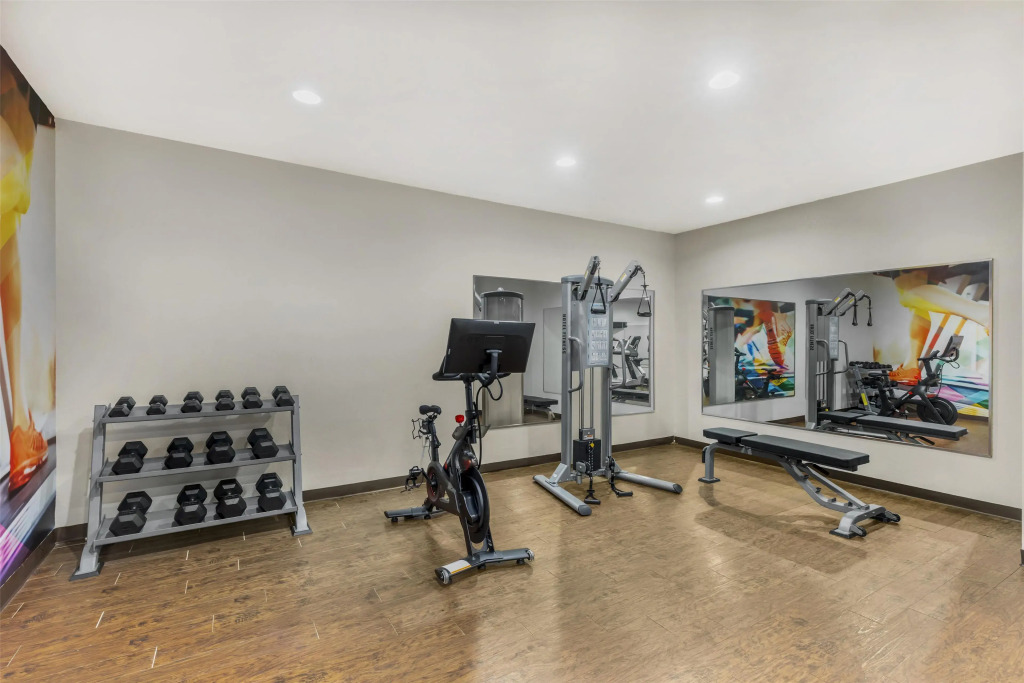 Best Western Plus Fort Worth Forest Hill Inn & Suites