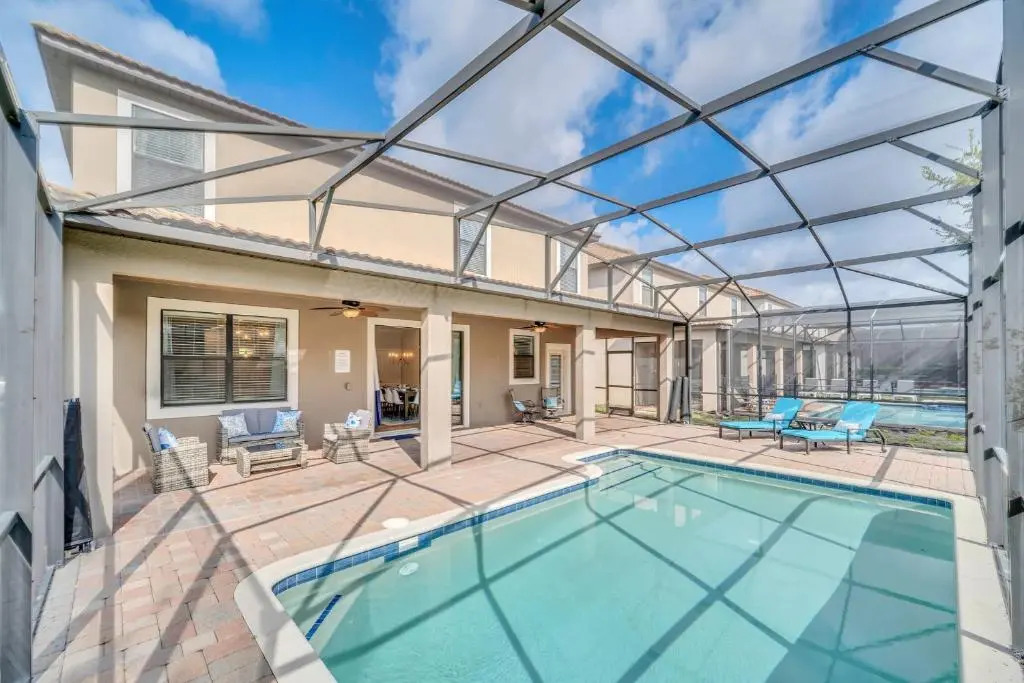 Spacious Home Near Disney