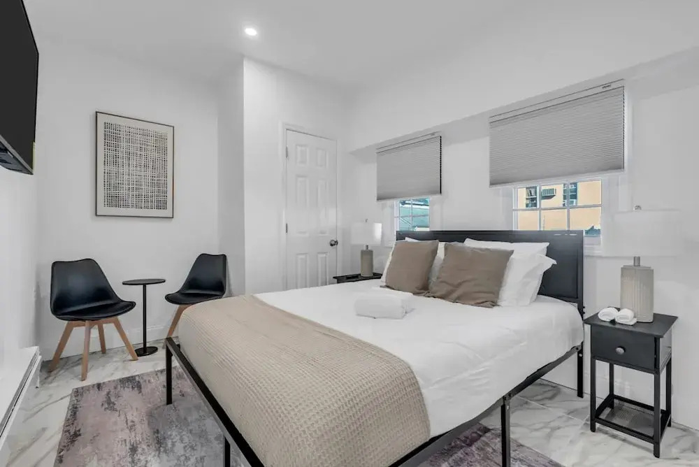 Fast Wifi Great WFH Budget 1BR Apt Near NYC EWR