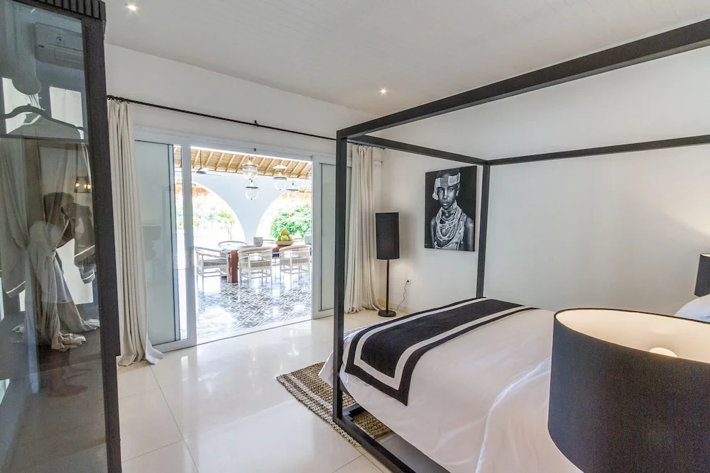 Villa Kusuma - Luxury Sea View 5 Bedroom Villa Close to Savaya