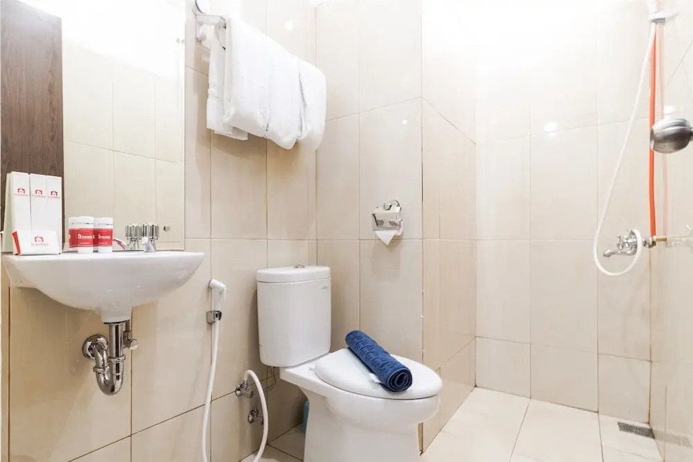 2 Bedrooms Apartment with Ancol Sea View By Travelio