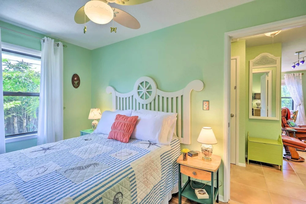 Vibrant Rockledge Home ~ 2 Mi to Cocoa Village