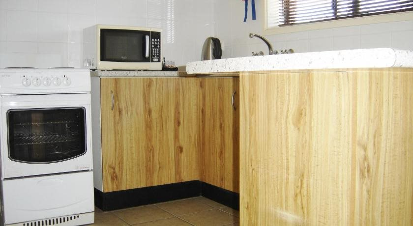 Avaleen Lodge Motor Inn