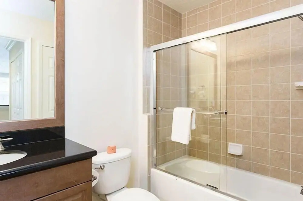 Condo Contemporary 3 Bedroom Reunion