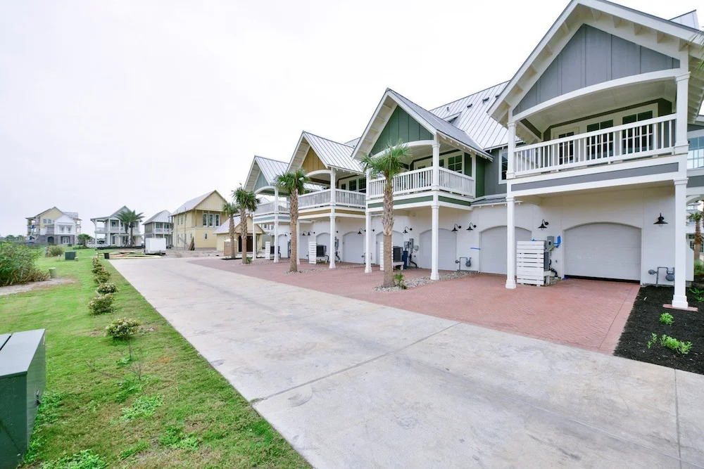 137 Sunset Ave Townhouse Building 1 Unit B 3 Bedrooms 3.5 Bathrooms To