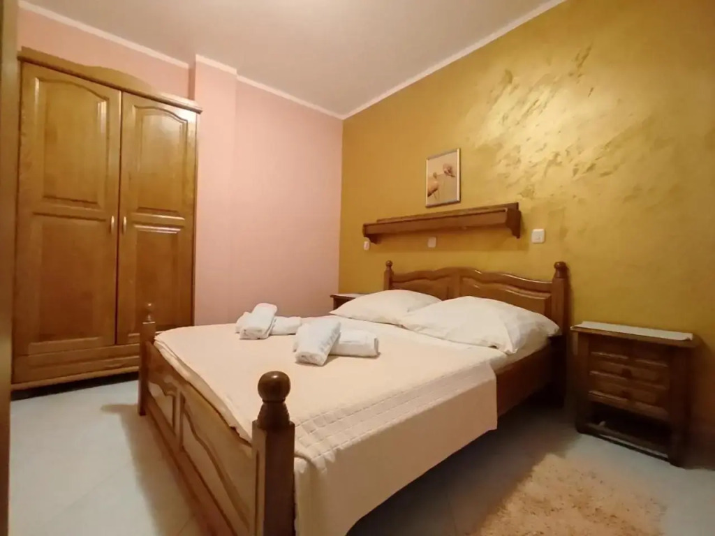 Villa Aleksandra - T