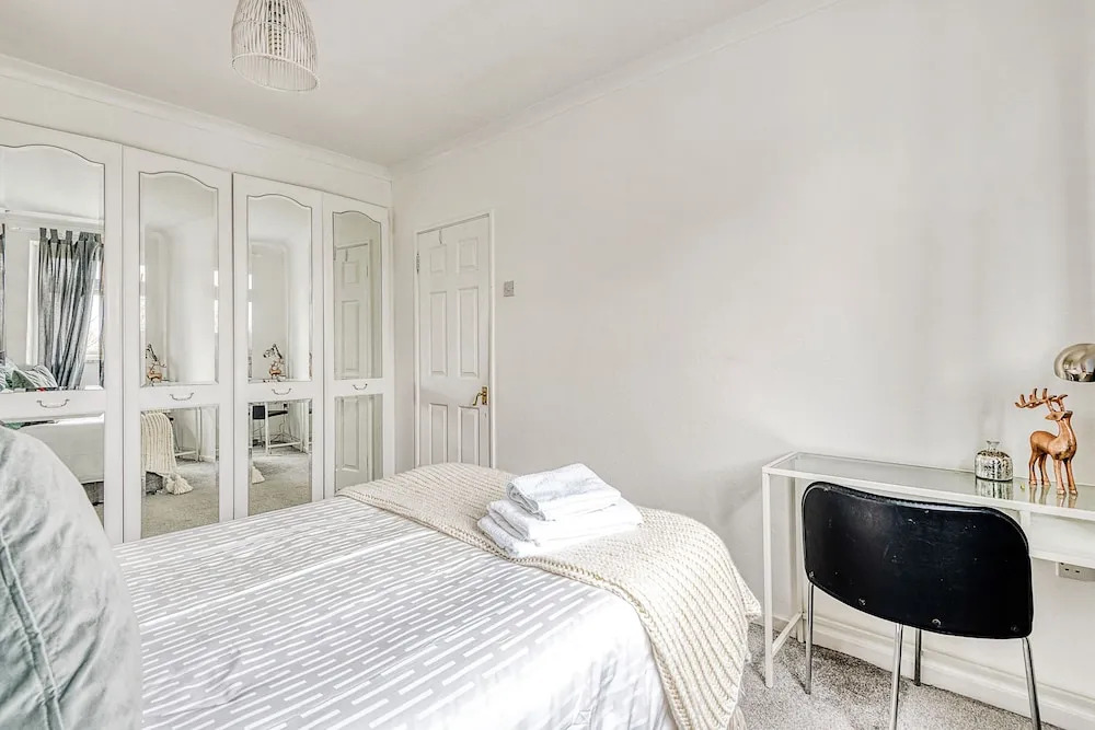 Spacious 3 Bedroom Garden House