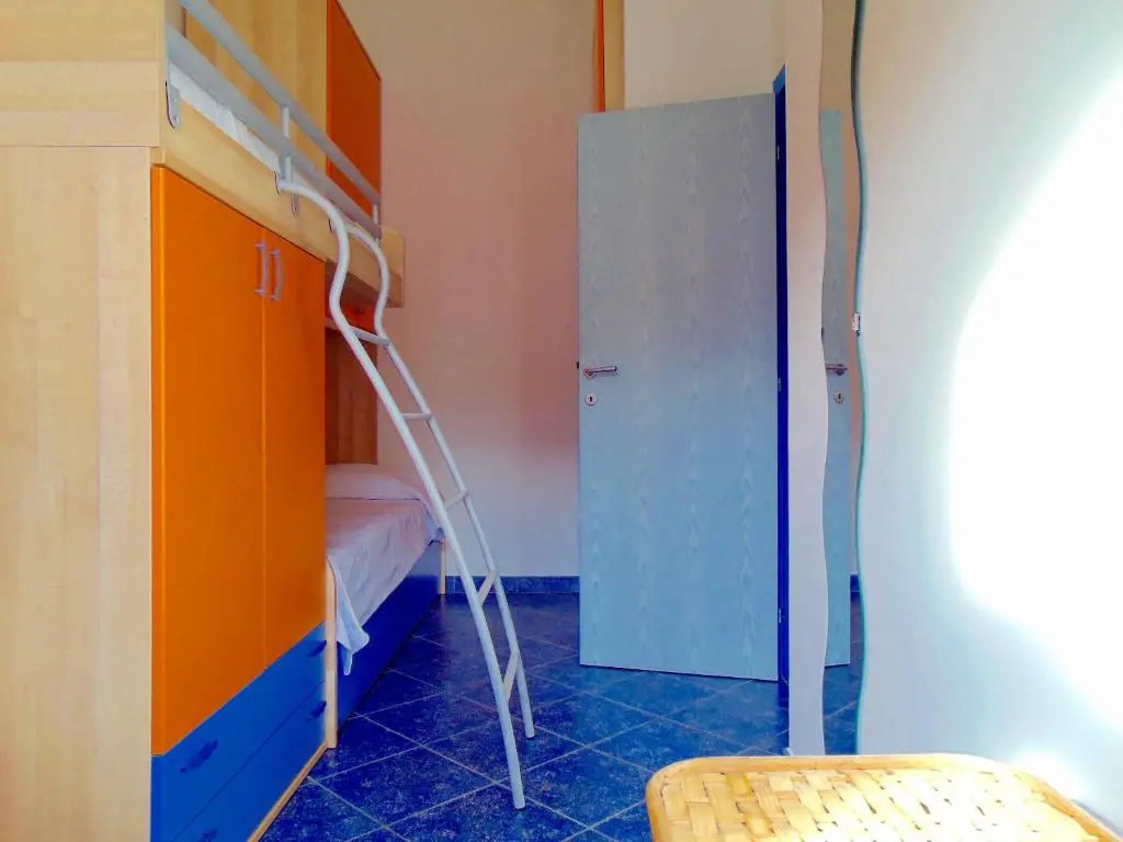 M244 - Marcelli, trilocale con terrazzo a 150mt dal mare