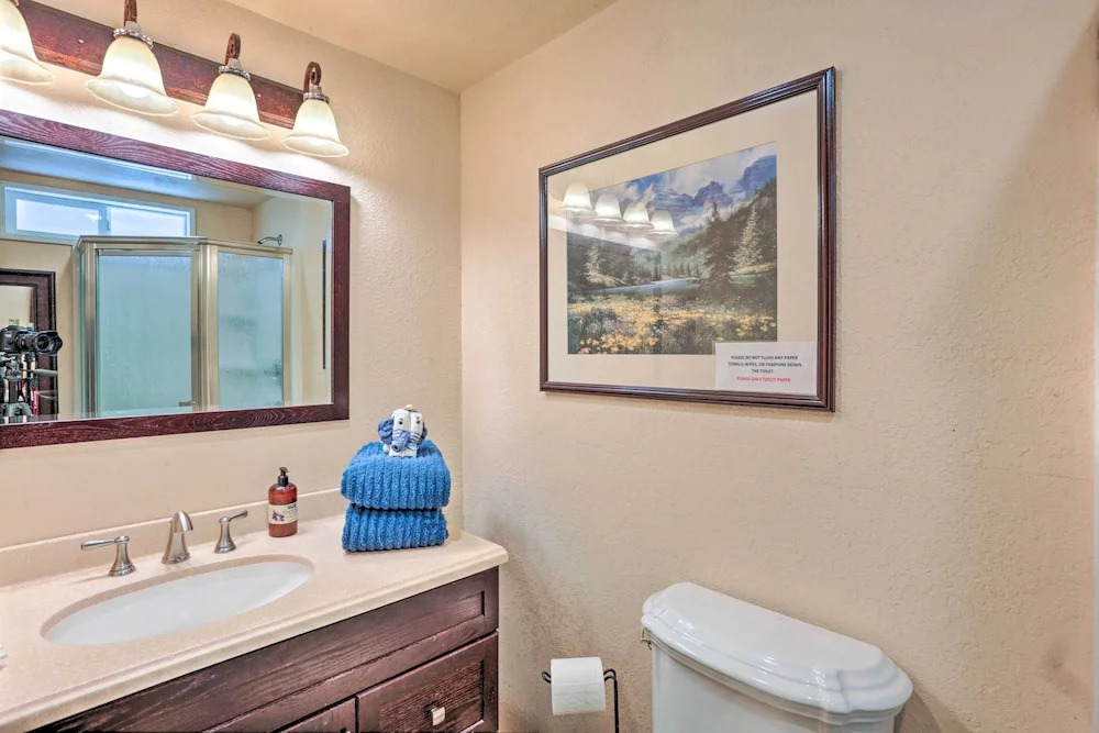 Gorgeous Oakhurst Retreat w/ Swimming Hole!