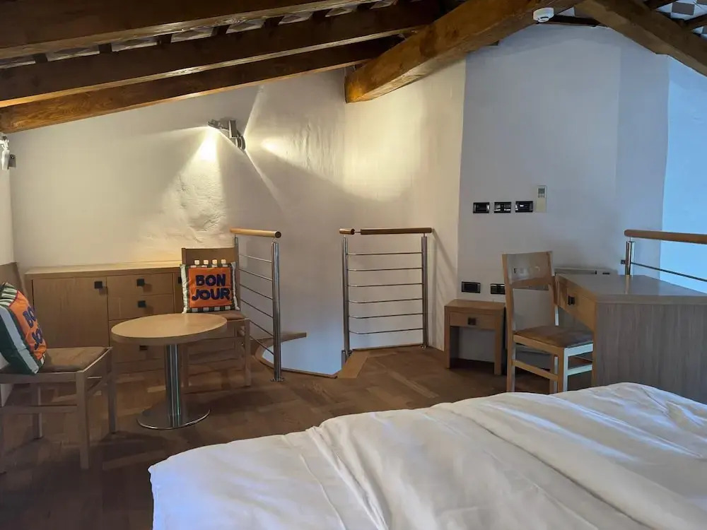 SMARTnoOK Rooms and Apartment