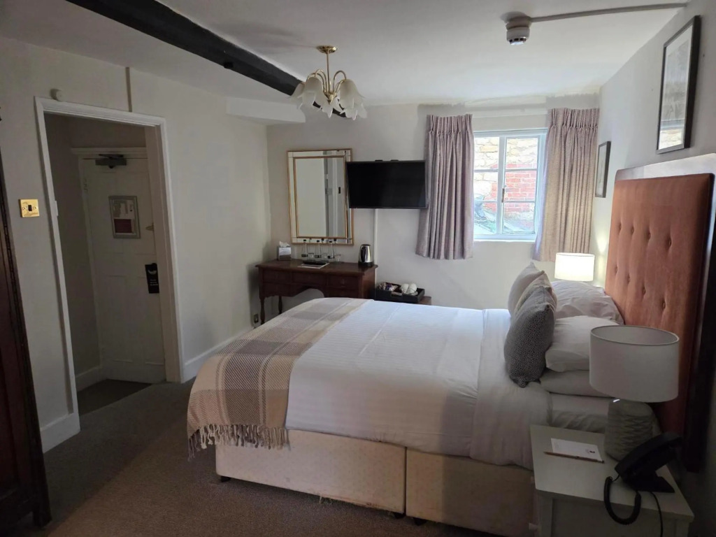Noel Arms - "A Bespoke Hotel"