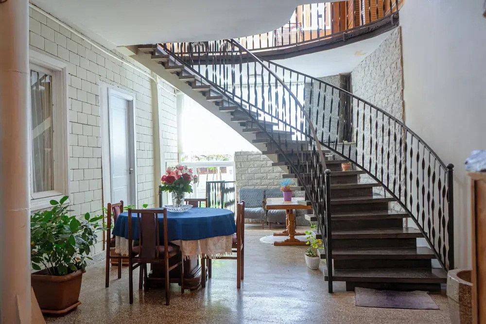 Annas Guest House